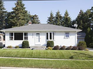 1502 Viebahn St, Manitowoc, WI 54220