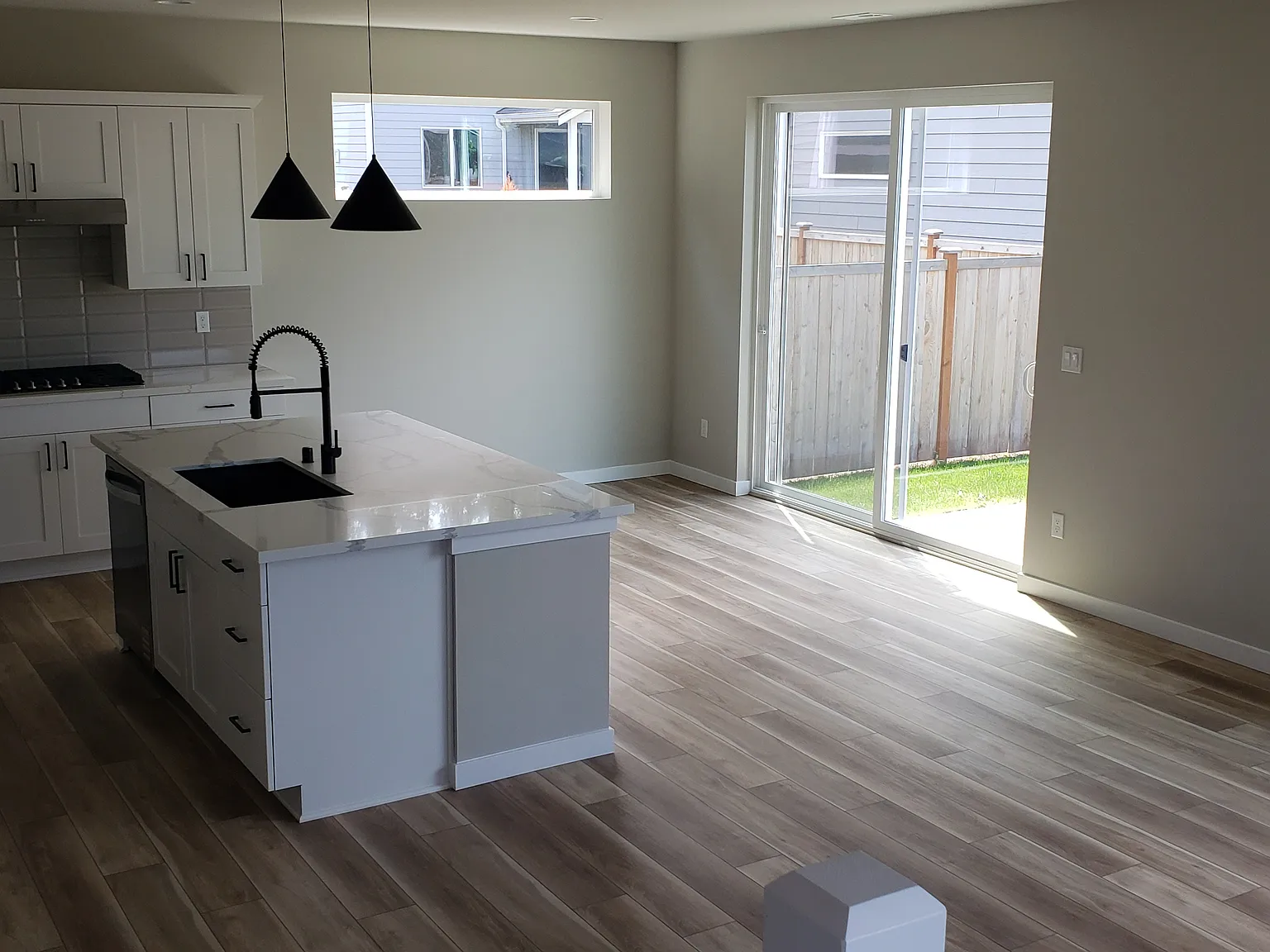 3 bed, 2010 sqft, $3,100 — Photo 4