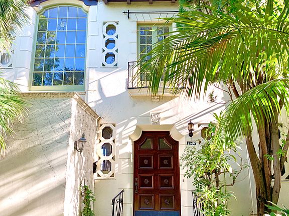 5th image of 1340 N Laurel Ave #101