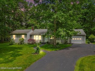 7493 Old Coach Rd, Stroudsburg, PA 18360