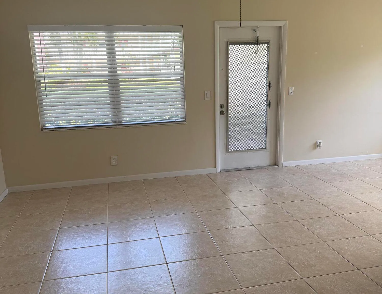2 bed, 1.5 bath, 819 sqft, $1,800 — Photo 3