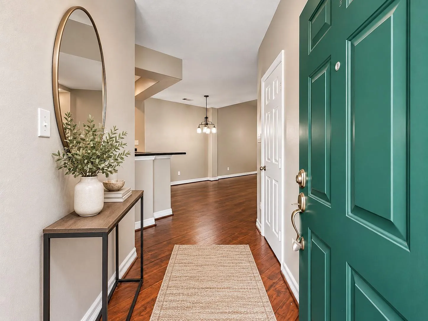 3 bed, 2.5 bath, 1822 sqft, $1,998 — Photo 4