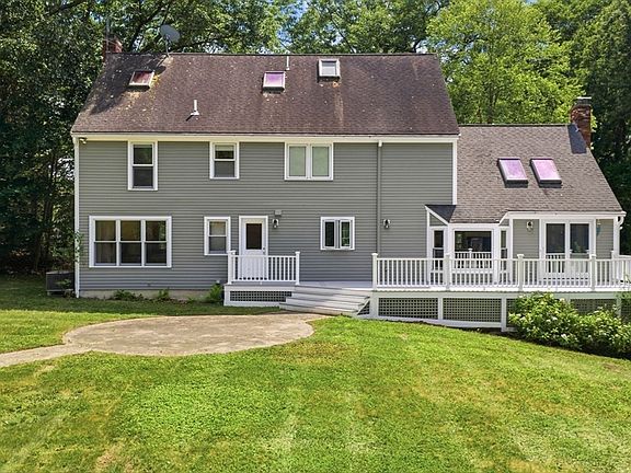 2nd image of 4 Juniper Ln