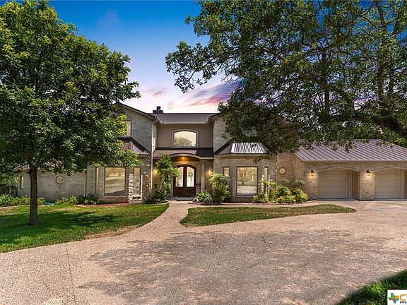 2nd image of 4663 Lago Vista Dr