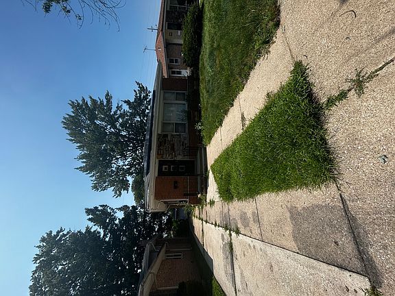 2nd image of 14520 Kimbark Ave