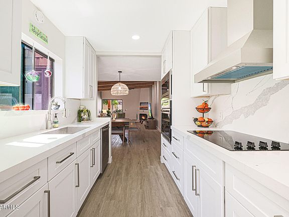 3rd image of 6638 N Chatelaine Place