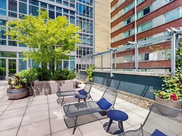 310 West 52nd Street image 19 of 25