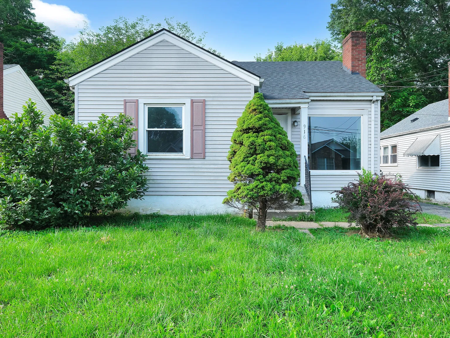 3 bed, 1058 sqft, $1,350 — Photo 2