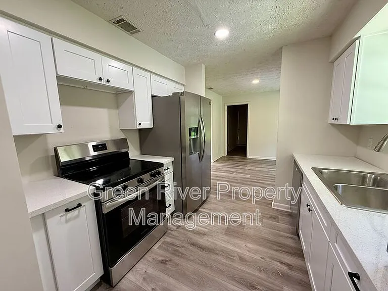 7398 Worthington Rd — Photo 8
