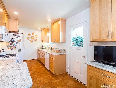 5th image of 1216 California St