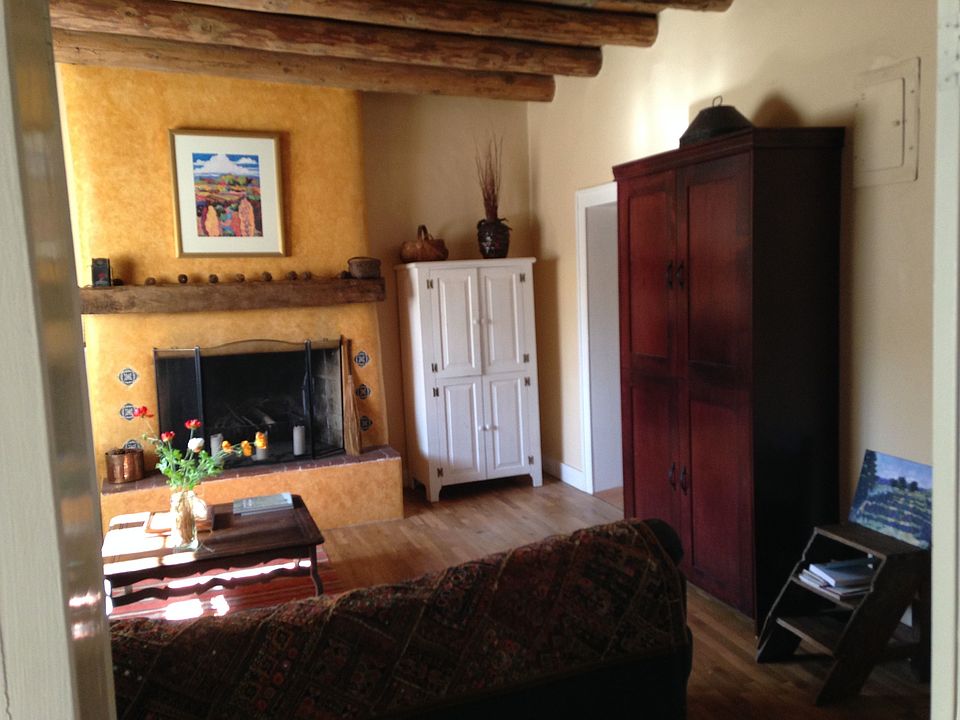 1st image of 713 Galisteo St