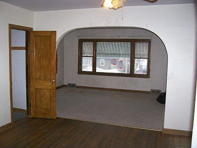 4th image of 116 Powers Ave N