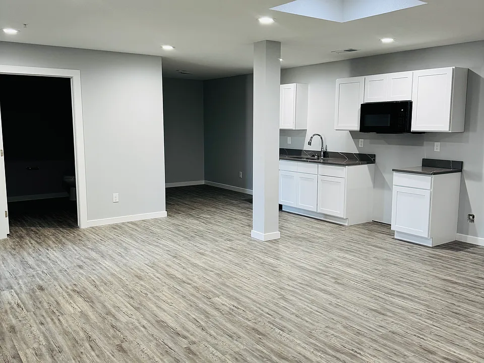 1100 N Baltimore Ave #7