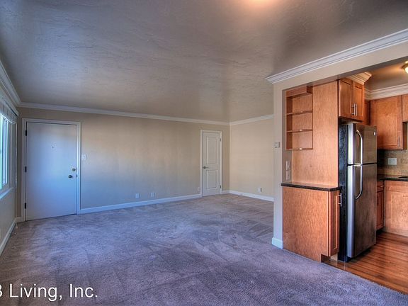 4th image of 1549 San Carlos Ave #6