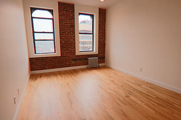 Rented by PMG Real Estate  | media 25