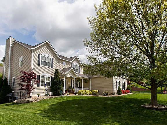 2nd image of 2172 Sussex Dr