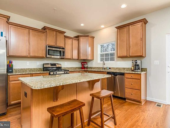 4th image of 7013 Dannfield Ct