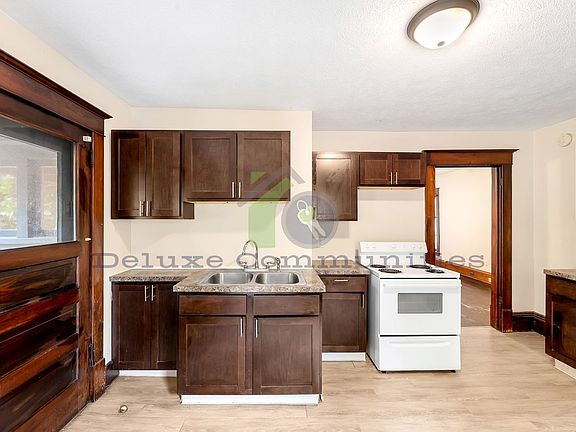 4th image of 749 Jackson St NW #2