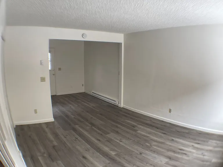 2110 N East St — Photo 5