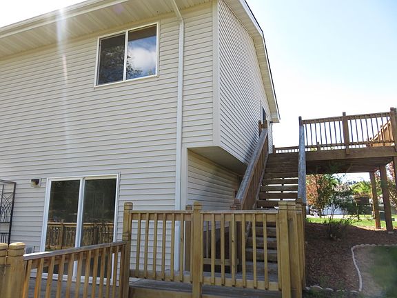 2- tiered deck