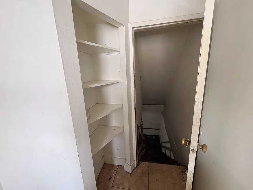 2 bed, $1,600 — Photo 2