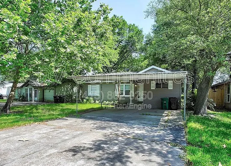 810 Charles Rd — Photo 1