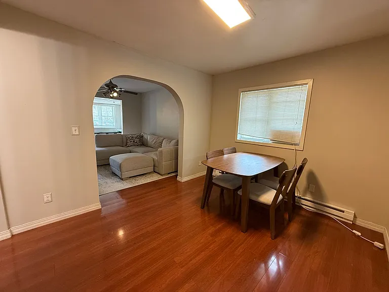 107 E Poplar St — Photo 6
