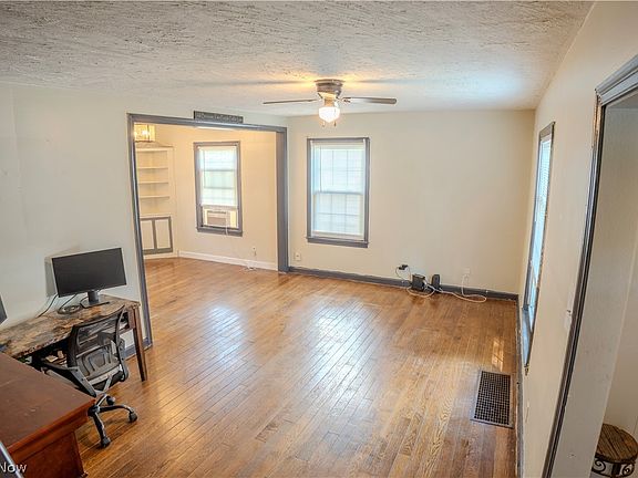 3rd image of 519 Murray Ct