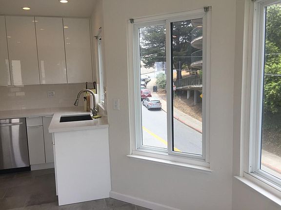5th image of 401 Grand View Ave APT 2