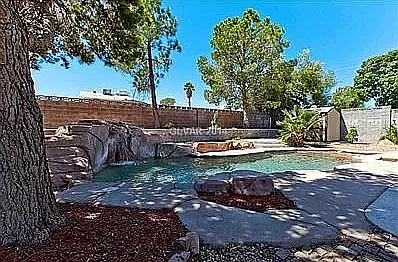 8237 Stapleton Ave — Photo 8