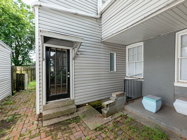 916 Shelby Pkwy #B — Photo 1
