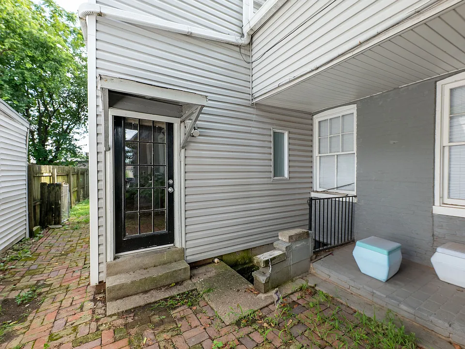916 Shelby Pkwy #B