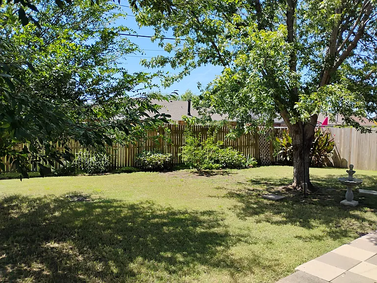 331 NE Spruce Ave — Photo 13