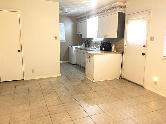 3rd image of 1042 Shadow Wood Ln