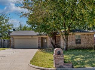 618 Plainview Dr, Mansfield, TX 76063