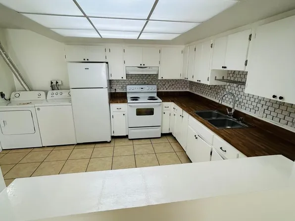 Charming 2-bedroom, 1-bathroom condo, 2648 South Dr APT 3, Clearwater, FL 33759