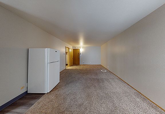 5th image of 1040 E Knapp St #206