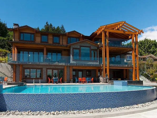 1037 Millstream Rd, West Vancouver, BC V7S 2C6