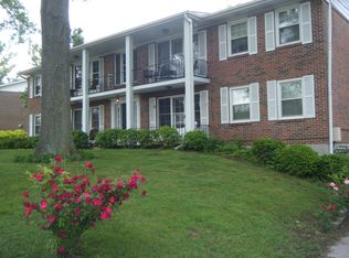 602 Broadmoor Dr APT D, Chesterfield, MO 63017