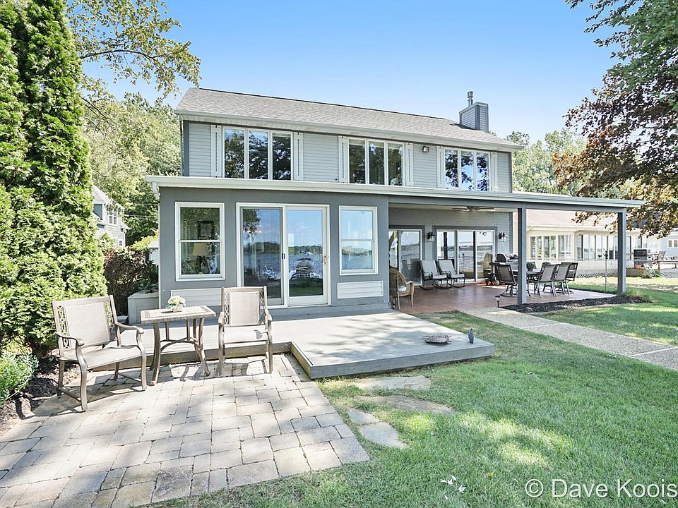 1st image of 2324 Vista Point Dr