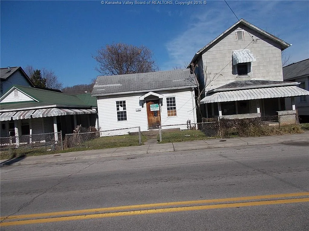 1422 4th Ave photo 1