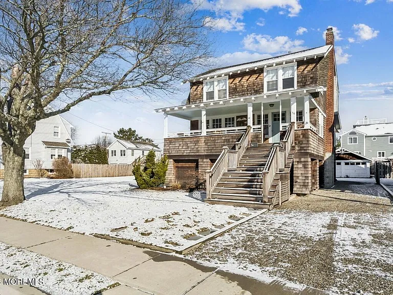 54 Osborne Ave — Photo 2
