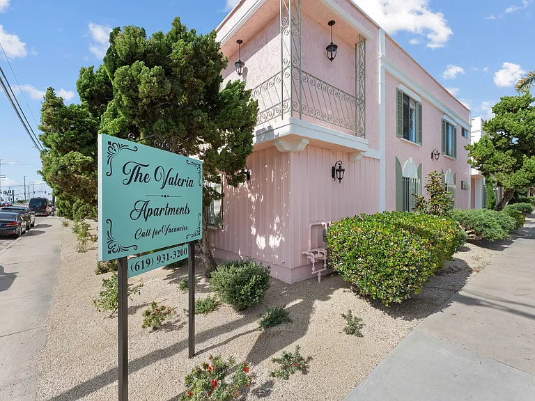 Valeria Apartments — Photo 10