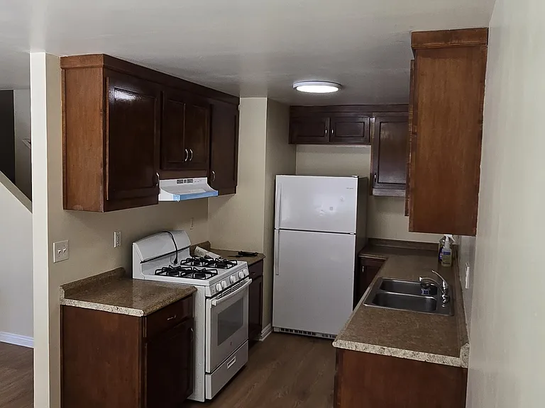 2752 Bancroft Dr — Photo 1