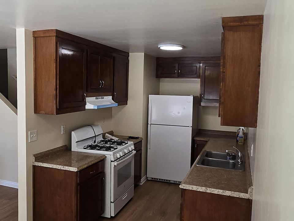 1st image of 2752 Bancroft Dr