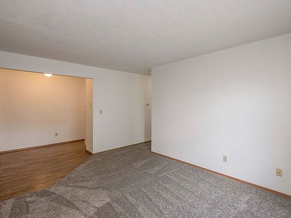 5th image of 303 Finkbine Ln #E93c278e5