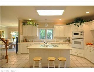3rd image of 3305 Kline Dr