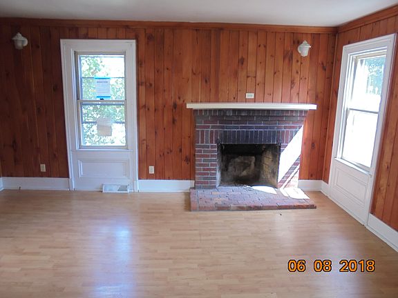 5th image of 37 Thomson Ave