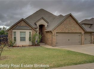 17209 Hardwood Pl, Edmond, OK 73012