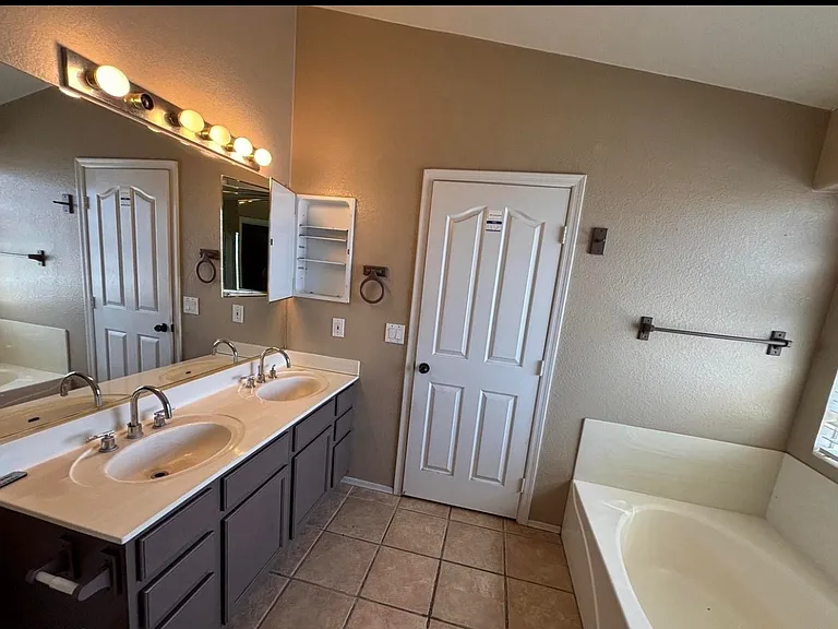 12523 W Roanoke Ave — Photo 6
